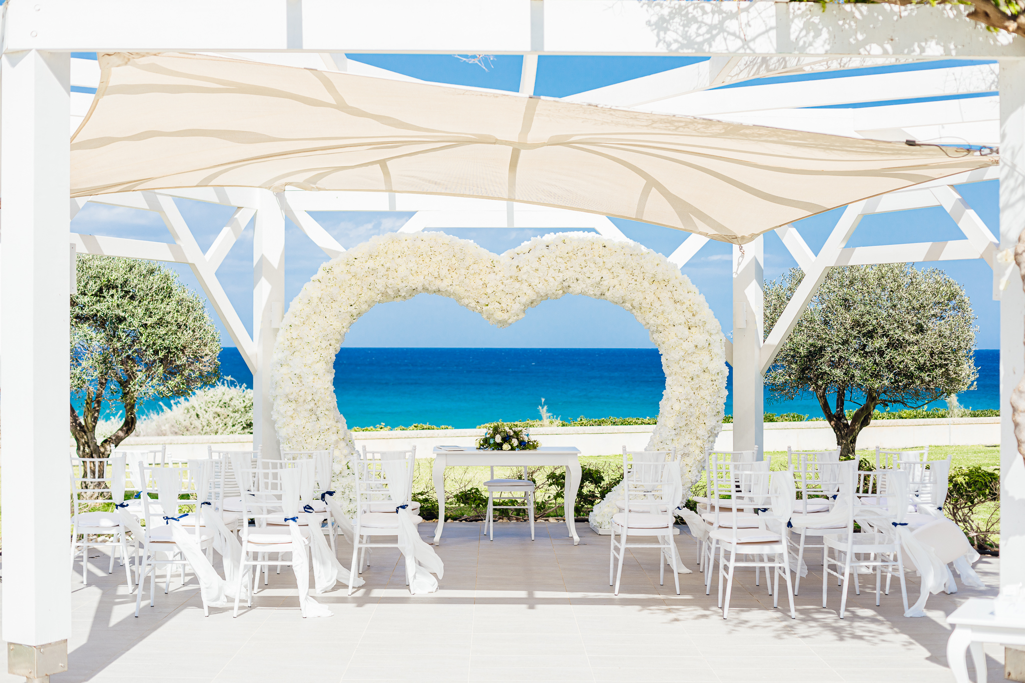 Book your wedding day in Pernera Beach Hotel